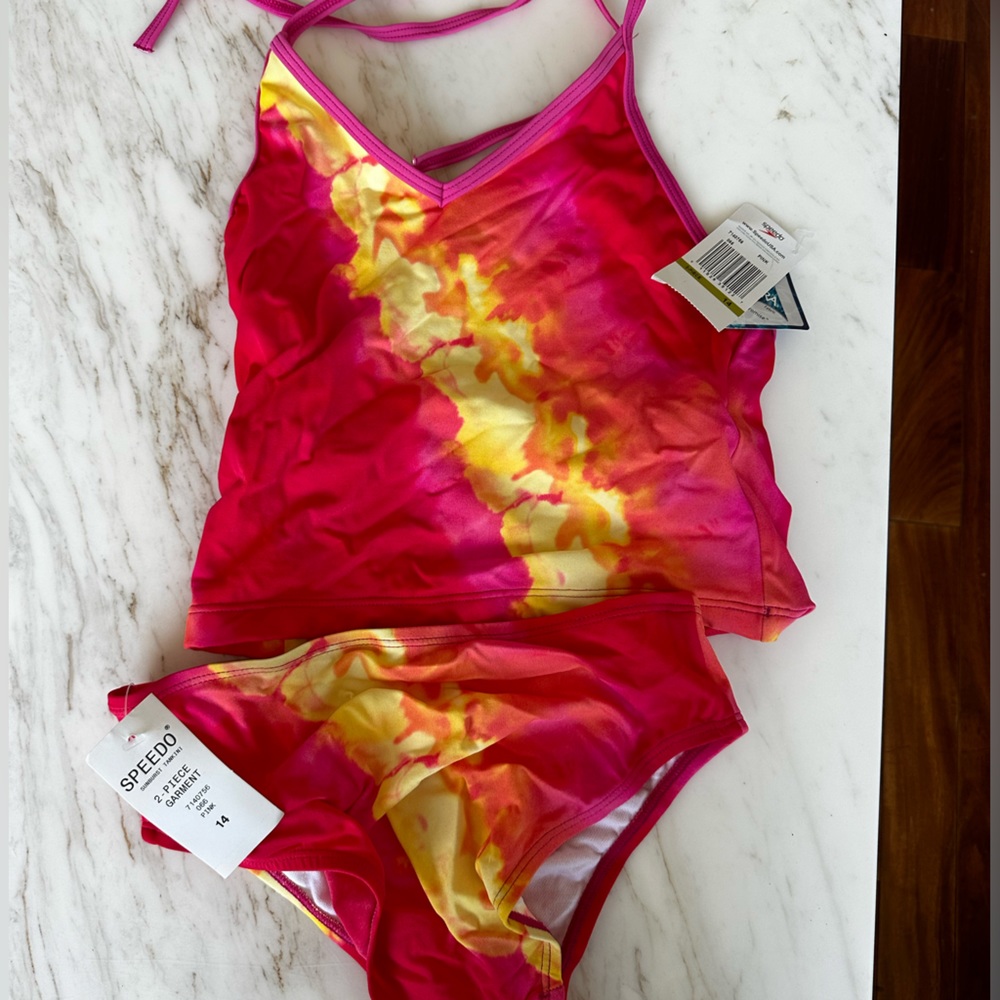 NWT Speedo swimsuit girls size 14
